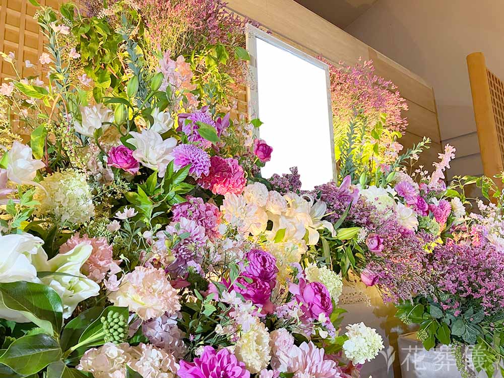 上尾伊奈斎場つつじ苑で葬儀を行ったお客様の祭壇写真03