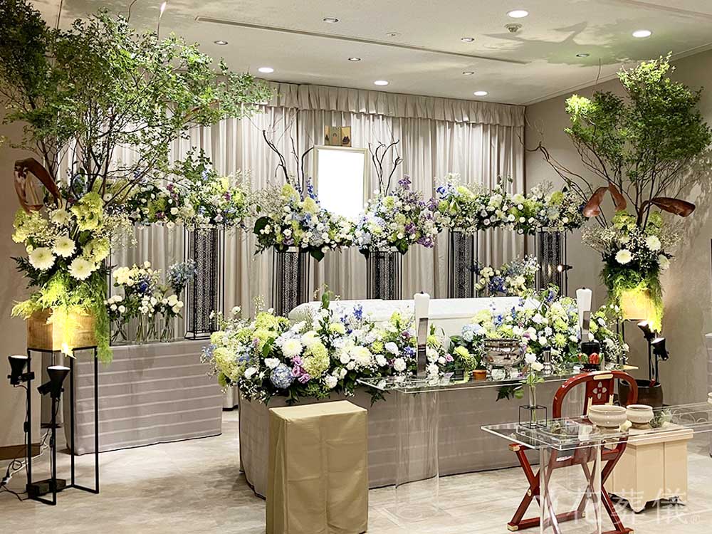 桐ヶ谷斎場で葬儀を行ったお客様の祭壇写真01