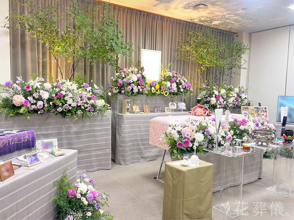 藤沢市斎場で葬儀を行ったお客様の祭壇写真01